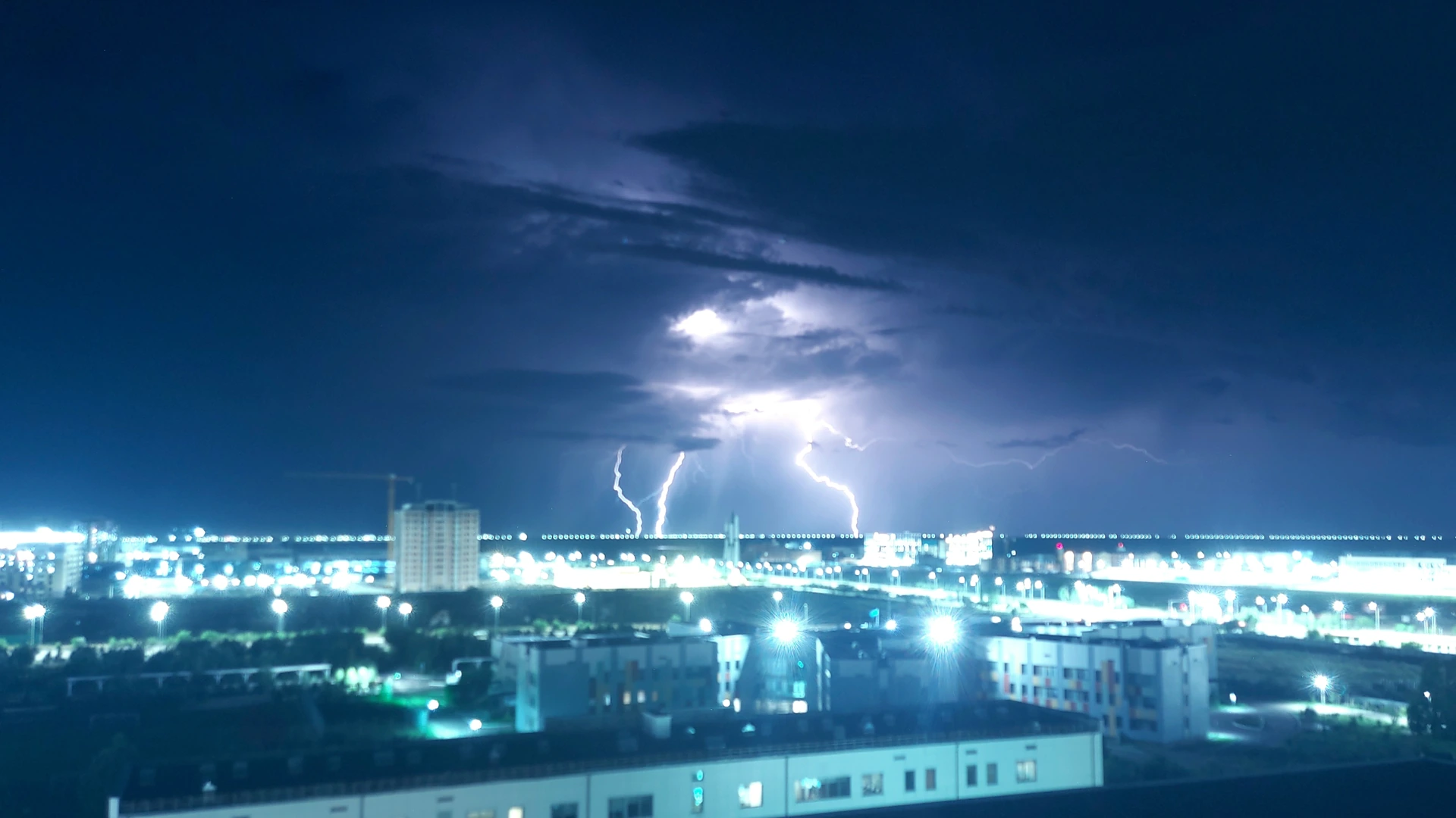 Macau International Airport Went ALERT at 0 km: What an On-Field Thunderstorm SIGMET Means for the HKG-MFM Trunk