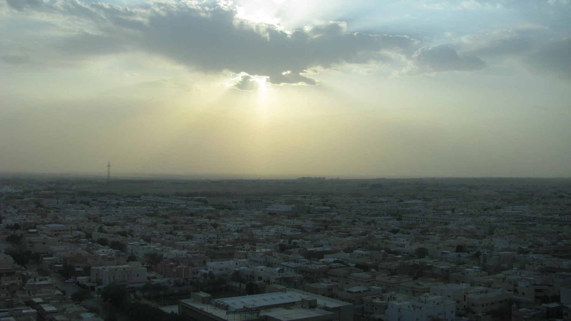 Saudi Arabia Travel Risk Deep Dive: The Advisory Cascade After the Riyadh Airport Attacks, and What Still Works